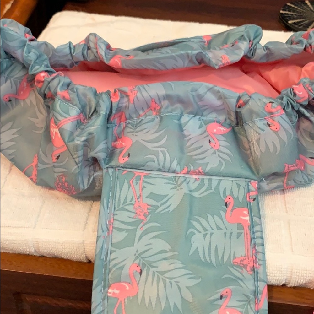 Drawstring makeup holder - Picture 5 of 7